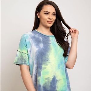 New Junior's Boutique Blue/green tie dye top